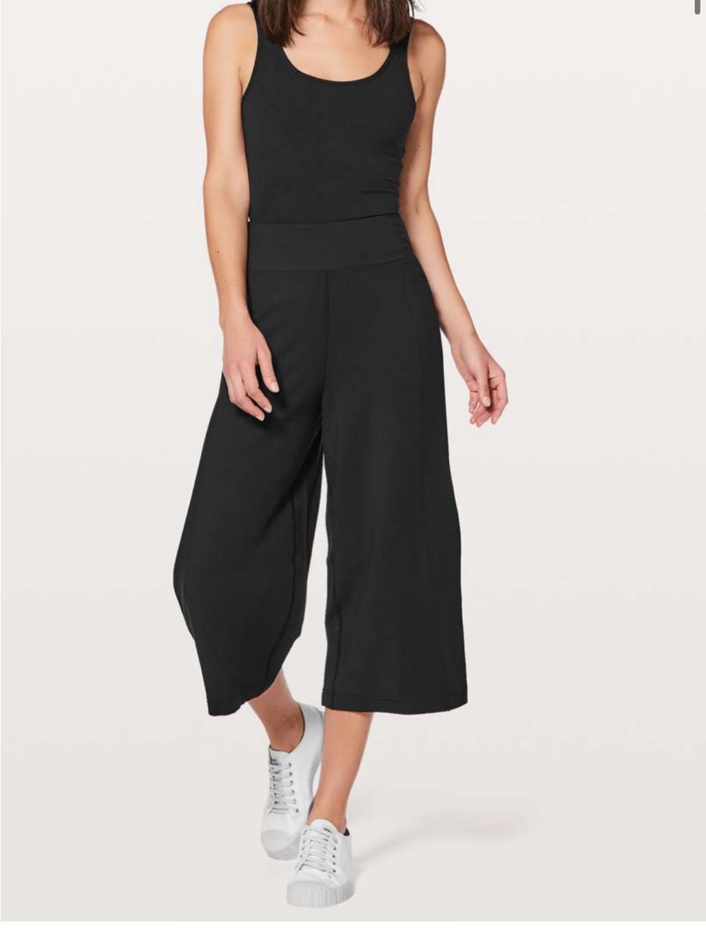 Lululemon Blissed Out Culottes *21" Black NWOT W6AQ5S